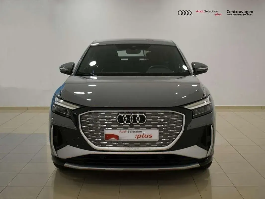 Usado Audi Q4 Sportback e-tron Ambiente 210 kW (286 CV) 2025 Gris SUV