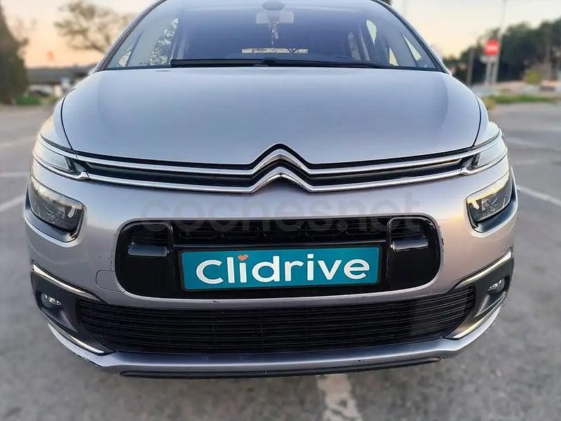 Usado Citroën Grand C4 Picasso Live 120 CV (88 kW) 2018 Gris / plata Monovolumen