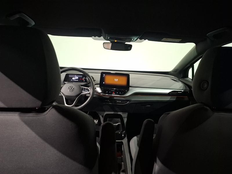 Usado VW ID.4 Pro 150 kW (204 CV) 2025 Gris manganeso metalizado con techo negro SUV