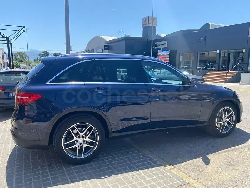 Usado Mercedes GLC220 AMG line 170 CV (125 kW) 2016 Azul SUV