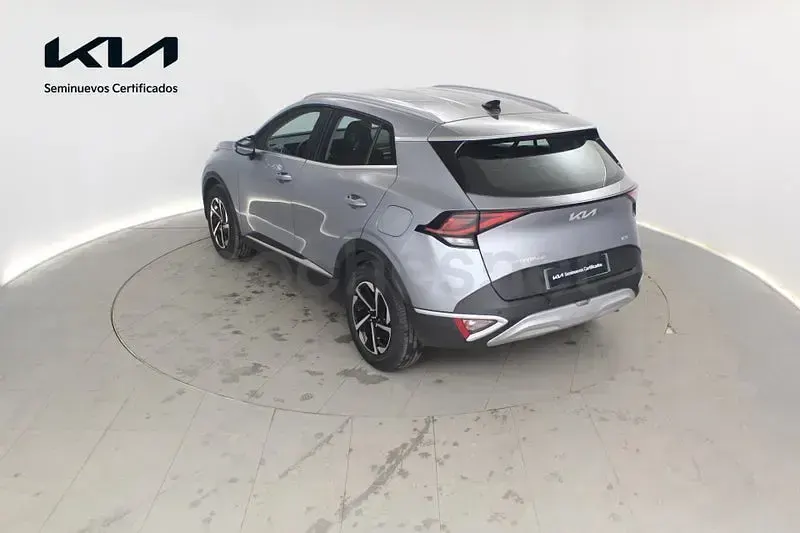 Usado Kia Sportage 115 CV (84 kW) 2025 Gris / plata SUV