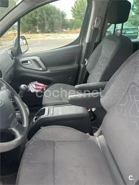 Usado Peugeot Partner Tepee Style 100 CV (73 kW) 2016 Gris / plata Monovolumen