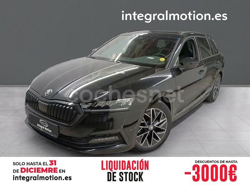 Negro Usado 2021 Skoda Octavia Ambition Familiar | 21.500 € (Un poco caro) - Imagen 1/4