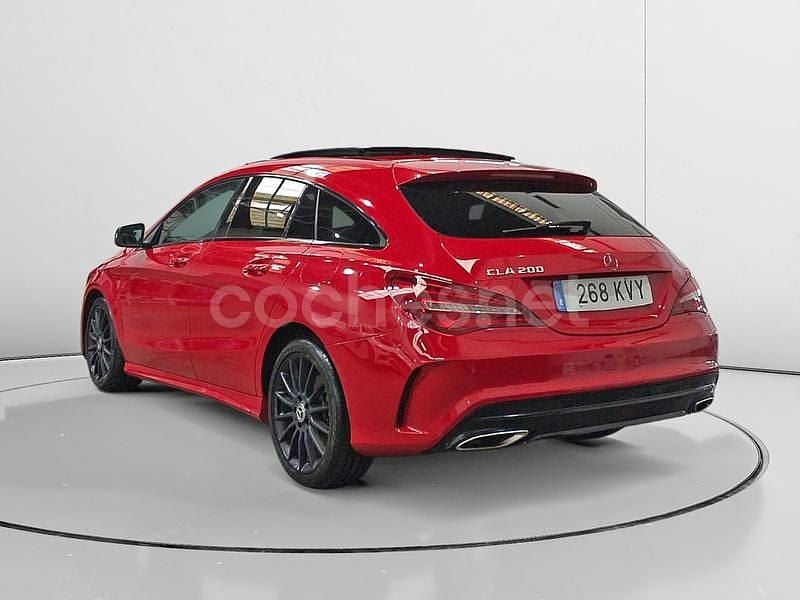Usado Mercedes CLA200 Shooting Brake 163 CV (119 kW) 2019 Rojo Familiar