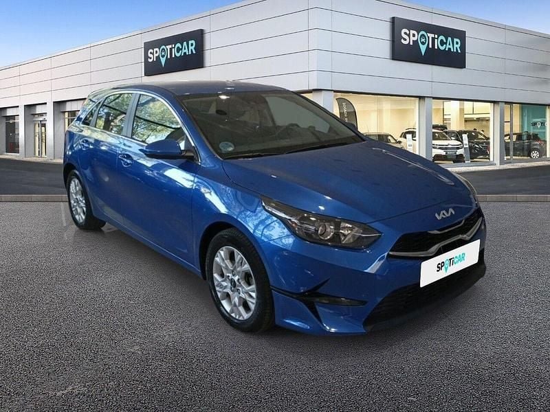 Usado Kia Ceed 120 CV (88 kW) 2024 Azul Utilitario