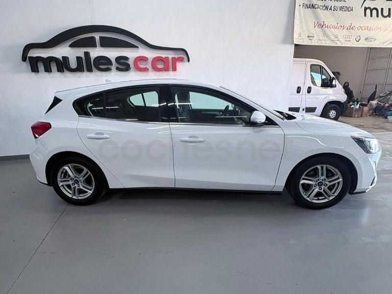 Usado Ford Focus Trend 120 CV (88 kW) 2020 Blanco Berlina