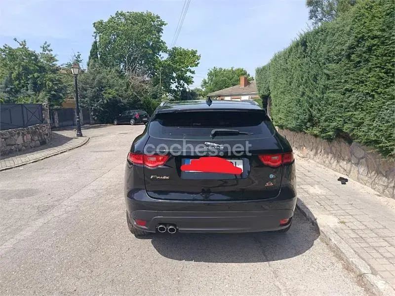 Usado Jaguar F-Pace Prestige 180 CV (132 kW) 2018 Negro SUV