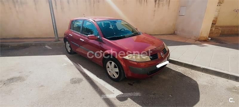Rojo Usado 2005 Renault Mégane II Dynamique Berlina | 2100 € (Super precio) - Imagen 1/4