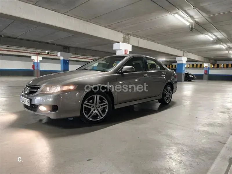 Usado Honda Accord Sport 140 CV (102 kW) 2007 Gris / plata Berlina