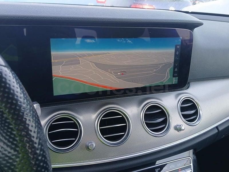 Usado Mercedes E220 194 CV (142 kW) 2018 Gris / plata Berlina