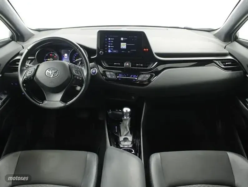 Usado Toyota C-HR Advance 122 CV (89 kW) 2022 Gris SUV