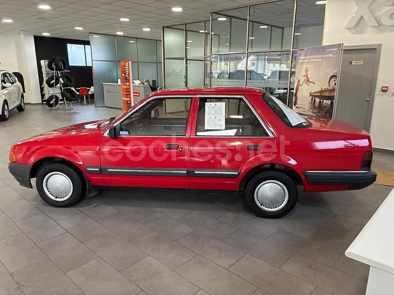 Usado Ford Orion 54 CV (39 kW) 1985 Granate Berlina