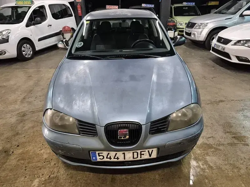Usado Seat Ibiza 75 CV (55 kW) 2005 Gris / plata Utilitario