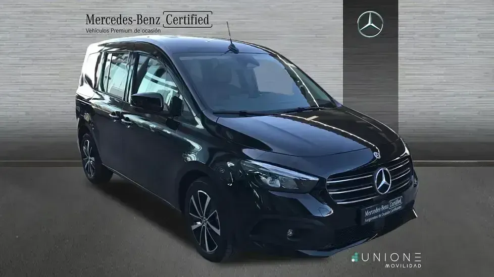 Käytetty Mercedes T180 Progressive 85 HP (62 kW) 2025 Musta Tila-auto