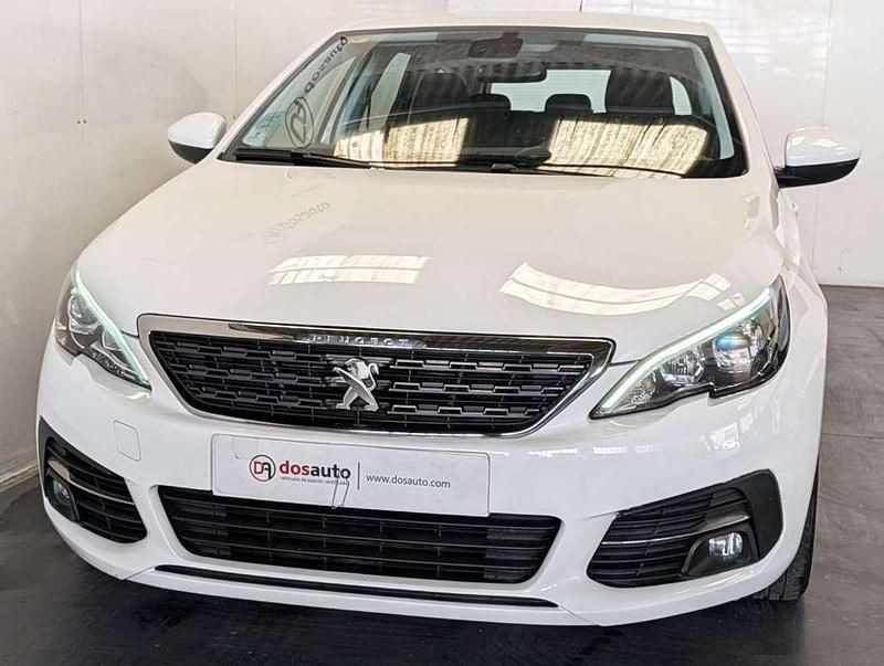 Usado Peugeot 308 SW Active 131 CV (96 kW) 2021 Blanco Familiar