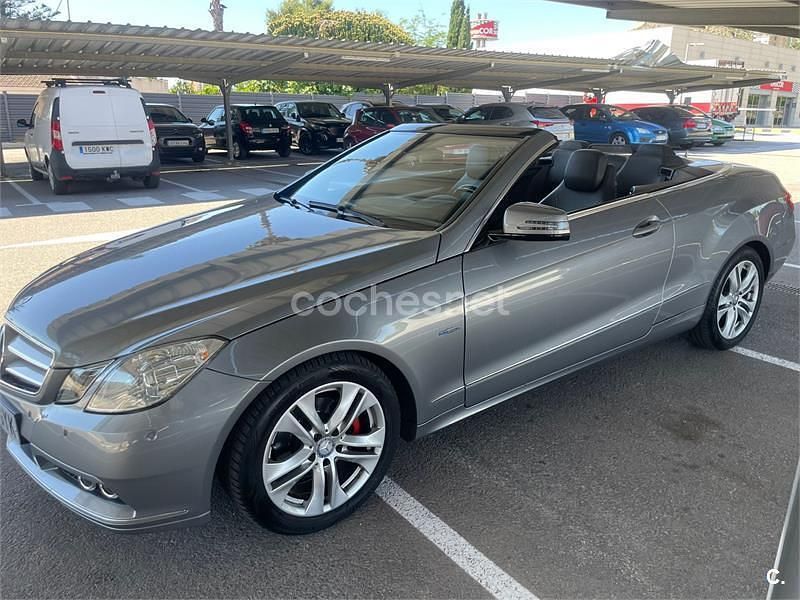 Gris / plata Usado 2010 Mercedes E220 Avantgarde Descapotable | 16.500 € (Precio justo) - Imagen 1/4