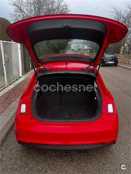 Usado Audi A1 Sportback 90 CV (66 kW) 2015 Rojo Utilitario