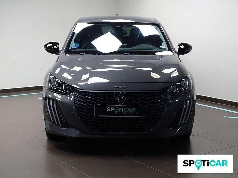 Usado Peugeot 208 Allure 101 CV (74 kW) 2025 Gris Utilitario