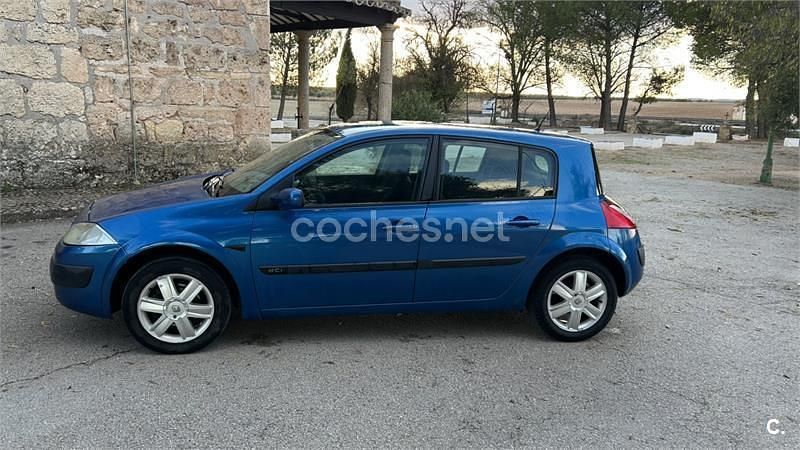 Usado Renault Mégane II Dynamique 80 CV (58 kW) 2005 Azul Berlina