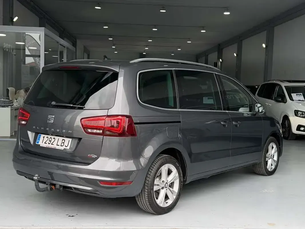 Usado Seat Alhambra XCELLENCE 150 CV (110 kW) 2019 Gris Monovolumen