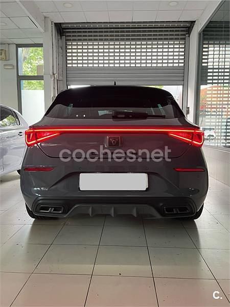 Usado Cupra Leon 150 HP (110 kW) 2023 Cinzento Sedan