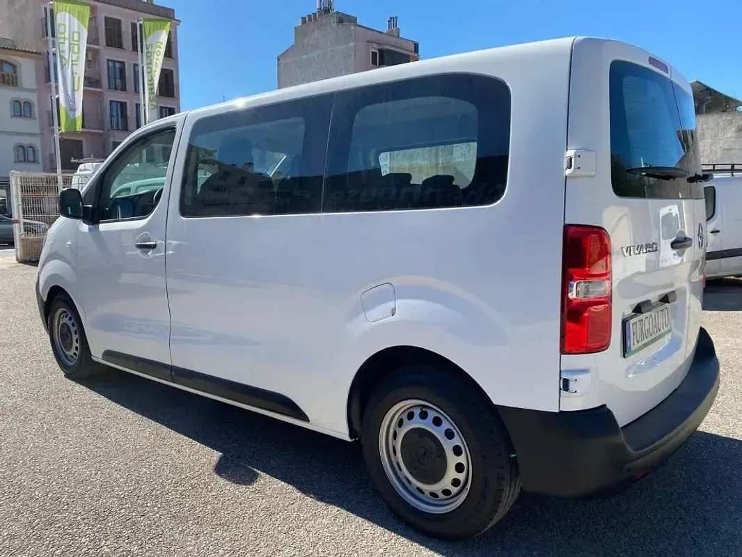 Usado Opel Vivaro-e Combi S 120 CV (88 kW) 2021 Blanco Monovolumen