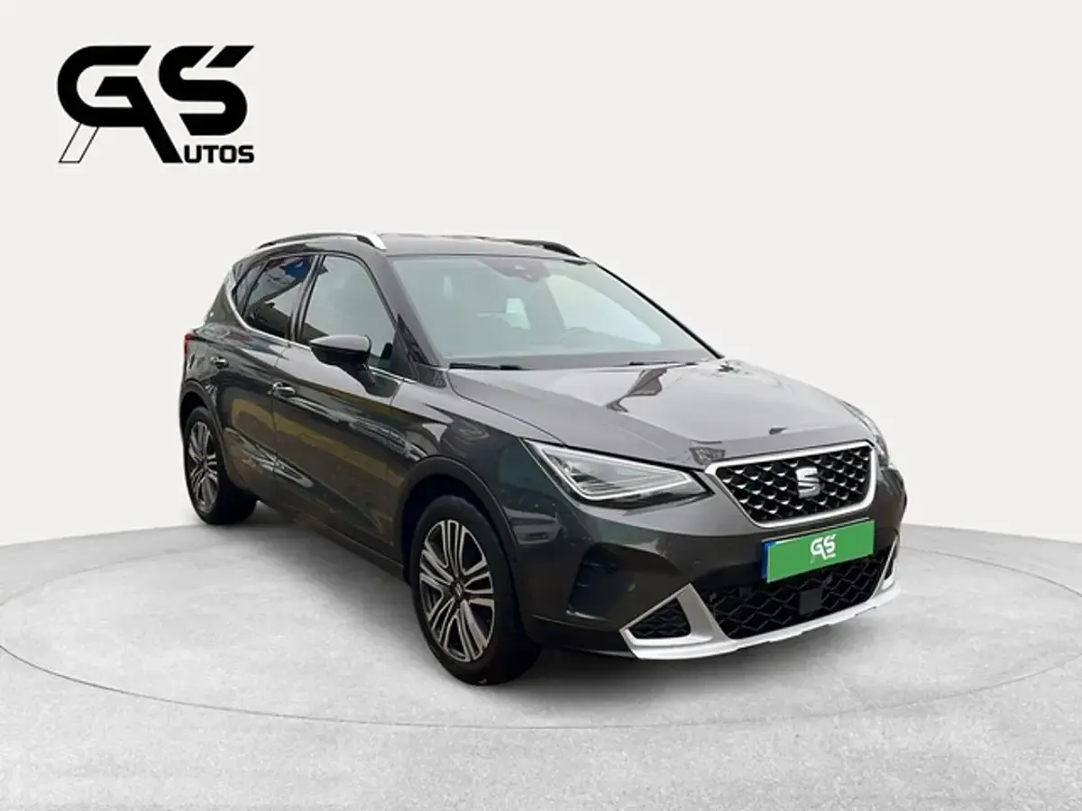 Usado Seat Arona Xperience 110 CV (80 kW) 2023 Gris SUV