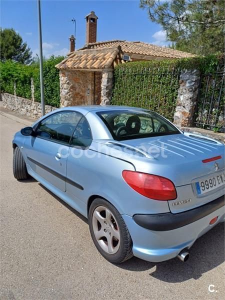 Gris / plata Usado 2002 Peugeot 206 Descapotable | 3000 € (Precio justo) - Imagen 1/4