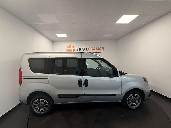Usado Fiat Doblò Trekking 120 CV (88 kW) 2022 Blanco Monovolumen