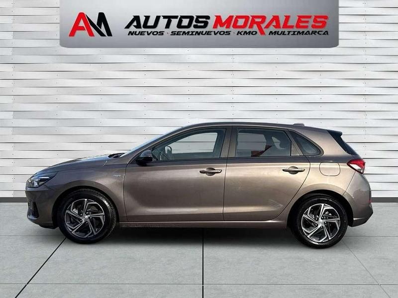 Usado Hyundai i30 120 CV (88 kW) 2022 Gris Utilitario
