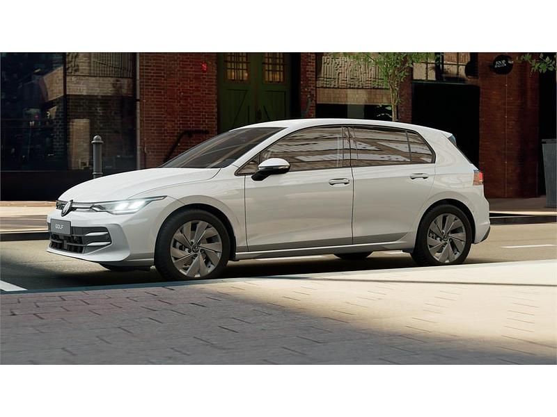 Nuevo VW Golf VIII Match 116 CV (85 kW) 2025 Blanco y punto Berlina