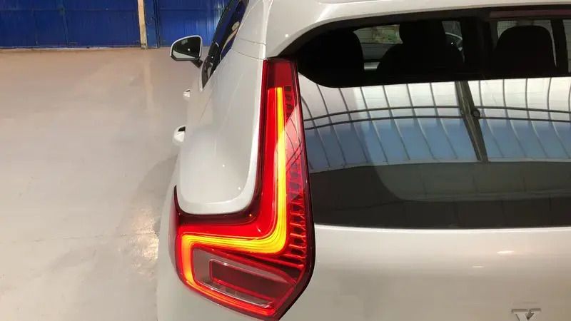 Usado 2021 Volvo XC40 Momentum SUV | 34.900 € - Imagen 1/4