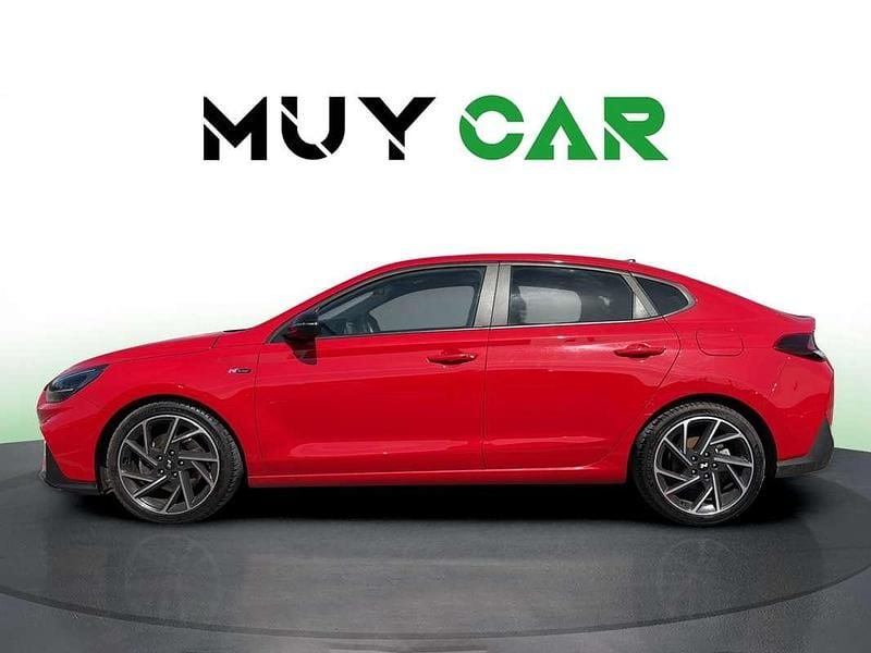 Usado Hyundai i30 N Line 160 CV (117 kW) 2022 Rojo Utilitario