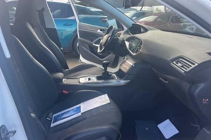 Usado Peugeot 308 Allure 130 CV (95 kW) 2021