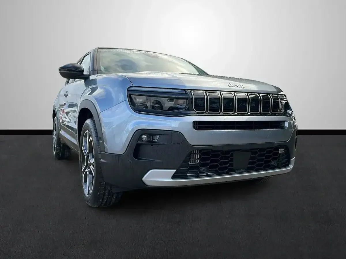 Nuevo Jeep Avenger Summit 110 CV (80 kW) 2025 Gris SUV