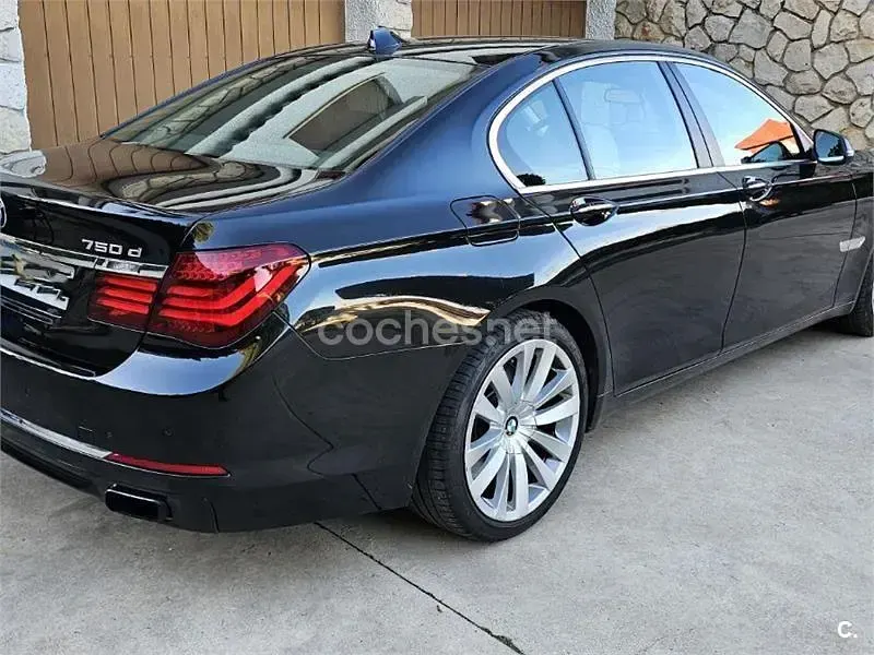 Usado BMW 750 381 CV (280 kW) 2014 Negro Berlina