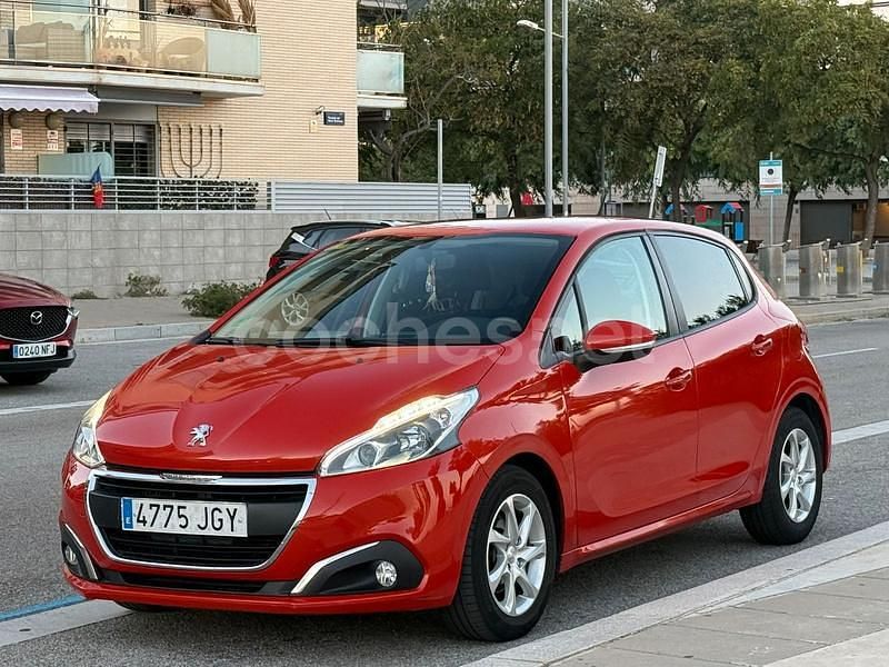 Naranja Usado 2015 Peugeot 208 Active Utilitario | 7300 € (Precio justo) - Imagen 1/4