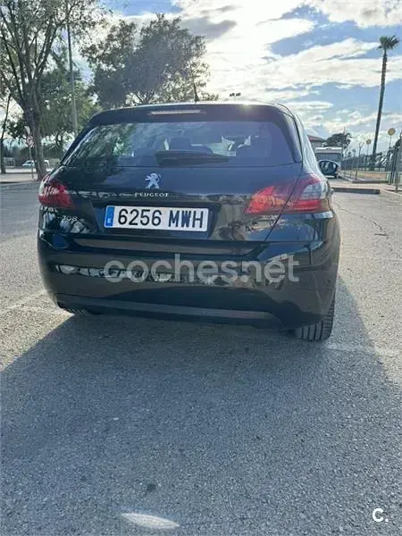 Usado Peugeot 308 Allure 130 CV (95 kW) 2021 Negro Berlina