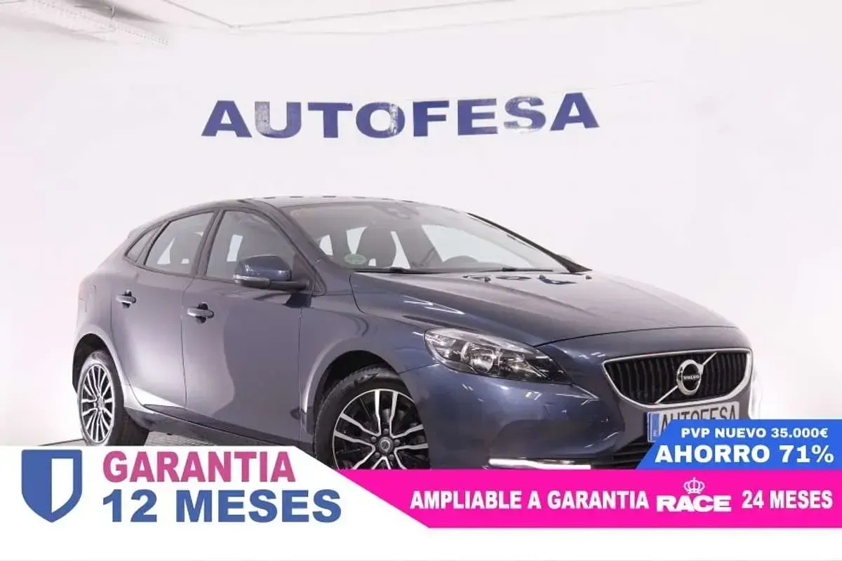 Usado Volvo V40 Momentum 120 CV (88 kW) 2017 Azul Utilitario