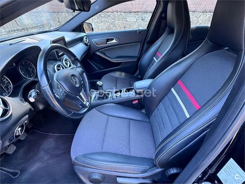 Negro Usado 2015 Mercedes A180 AMG line Berlina | 13.000 € (Precio justo) - Imagen 1/4