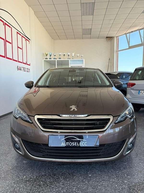 Marrón Usado 2014 Peugeot 308 Active Utilitario | 8500 € (Precio justo) - Imagen 1/4
