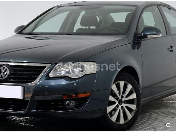 Gris / plata Usado 2009 VW Passat Edition Berlina | 3990 € (Buen precio) - Imagen 1/4