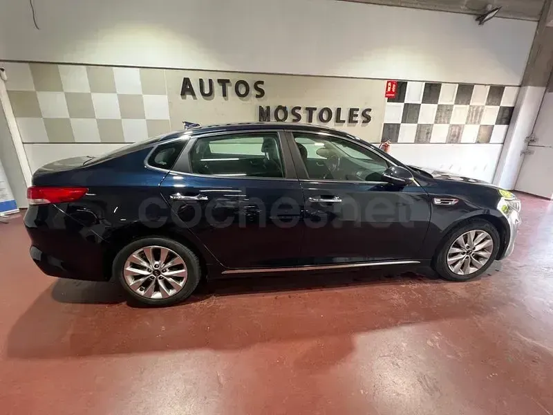 Usado Kia Optima 141 CV (103 kW) 2016 Azul Berlina