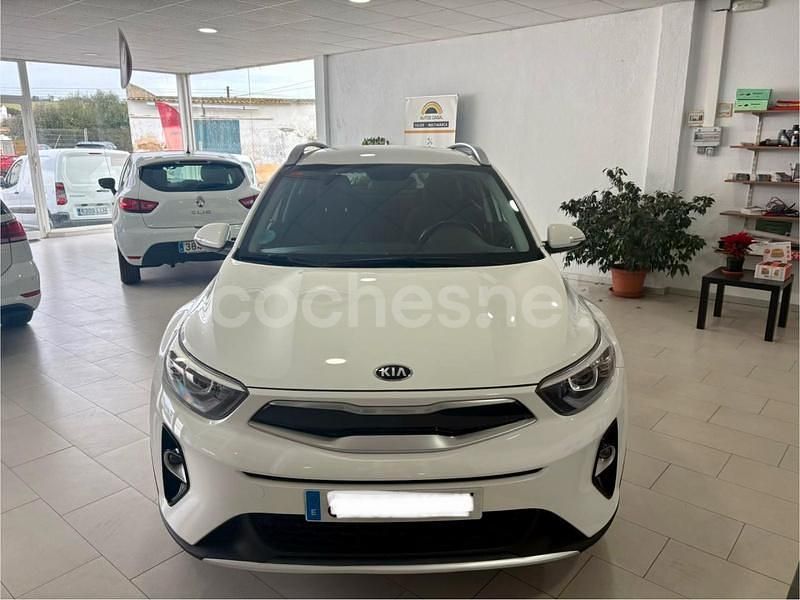 Usado Kia Stonic 100 CV (73 kW) 2019 Blanco SUV