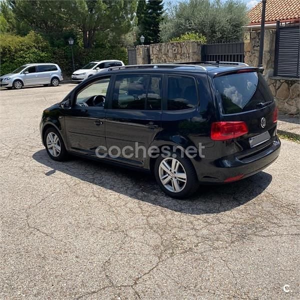 Usado VW Touran Advance 140 CV (102 kW) 2013 Negro Monovolumen
