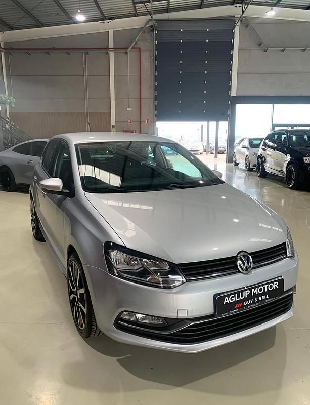Usado VW Polo Advance 75 CV (55 kW) 2017 Gris