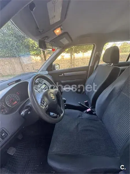 Usado Suzuki Swift GL 92 CV (67 kW) 2005 Azul Utilitario