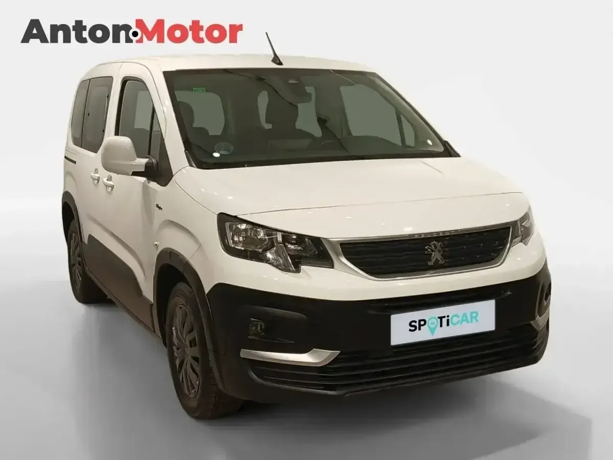 Usado Peugeot Rifter Style 100 CV (73 kW) 2021 Blanco Monovolumen