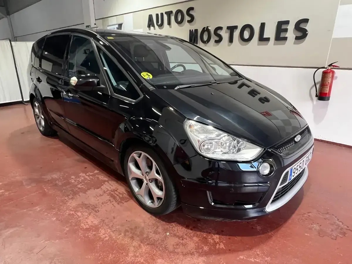 Używany Ford S-MAX Titanium S 175 KM (128 kW) 2009 Minivan