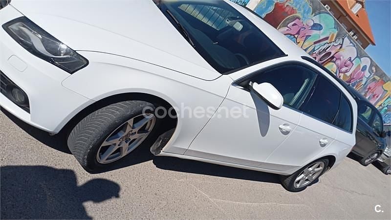 Usado Audi A4 143 CV (105 kW) 2011 Blanco Familiar